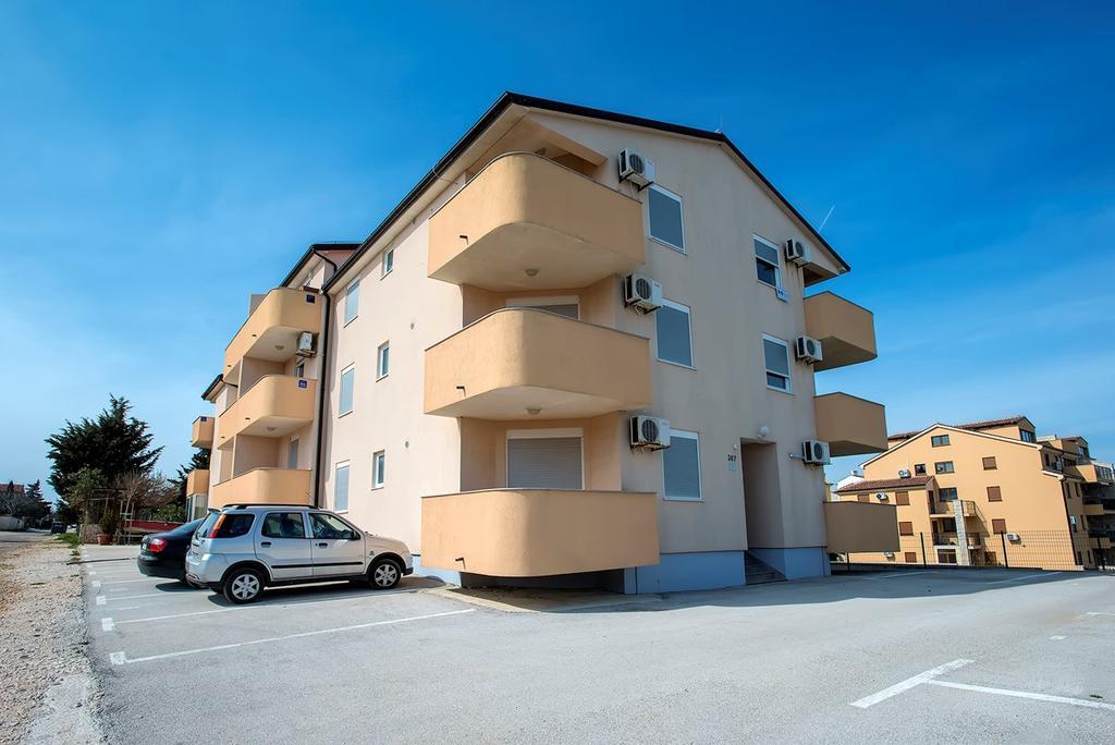 Apartment Frlan Liznjan Exterior photo